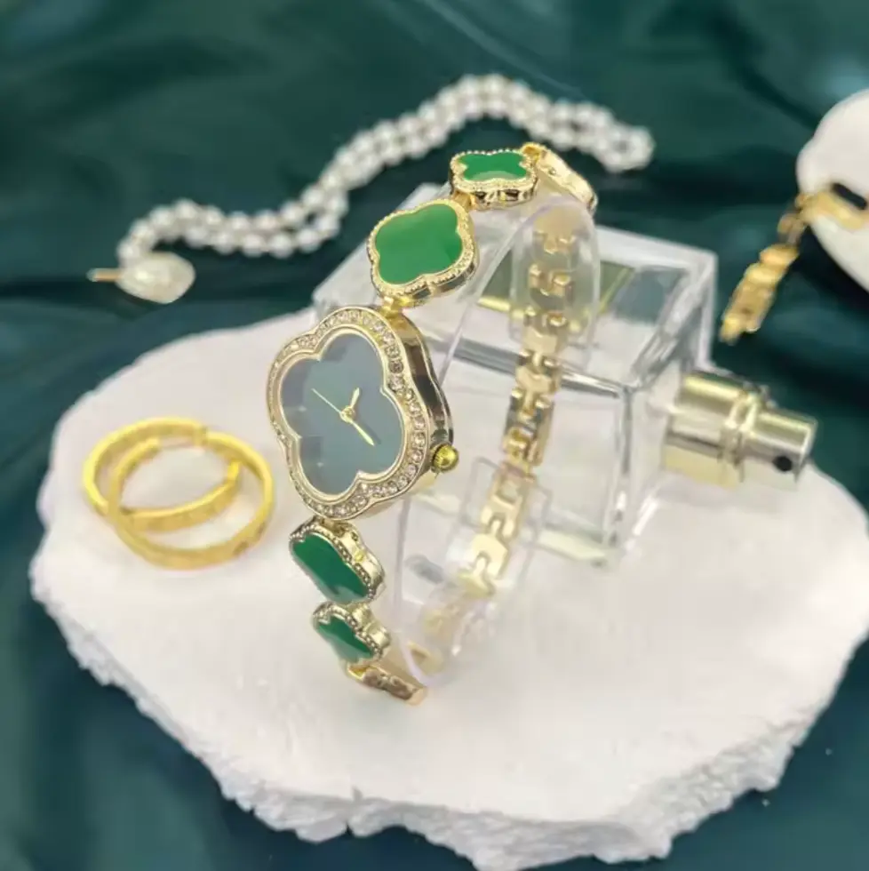 Reloj Pulsera Aretes Esmeralda